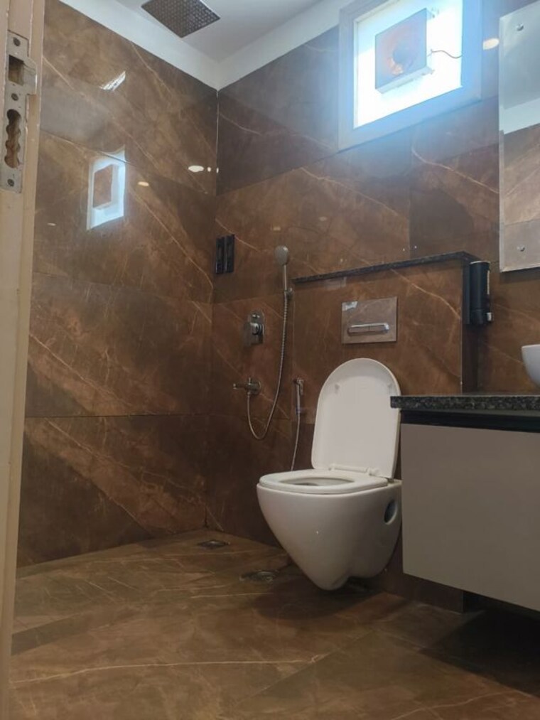 Bathroom, mayfield garden 1 Bedroom 550 Sq.Ft. Builder Floor In Mayfield Garden Gurgaon 10648266