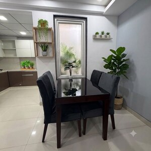 Team Area in 1 BHK Builder Floor at Dlf Phase I – for Rent