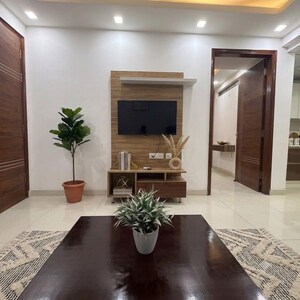 Kitchen in 1 BHK Builder Floor at Dlf Phase I – for Rent