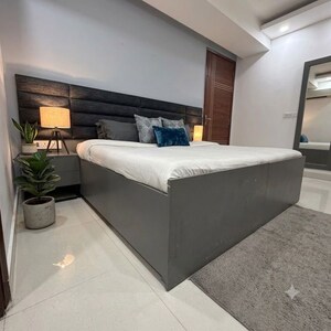 Kitchen in 1 BHK Builder Floor at Dlf Phase I – for Rent