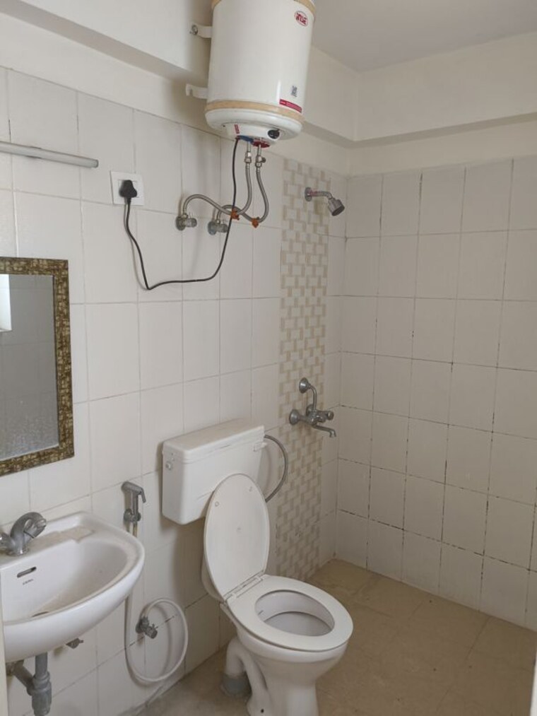 Bathroom, shree-vardhman-mantra 2 Bedroom 800 Sq.Ft. Apartment In Sector 67 Gurgaon 10648289