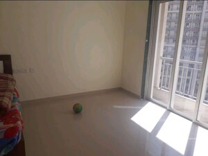 Room in 2 BHK Apartment at Damji Shamji Mahavir Spring Tulip Phase 1, Pokhran Road No Two – for Rent