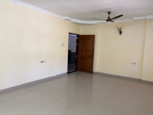 Room in 3 BHK Apartment at Venkatesh Flora Phase II, Mundhwa – for Rent