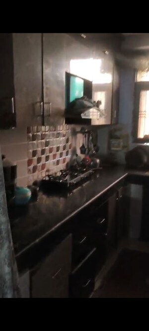 Kitchen in 2.5 BHK Builder Floor at Shyam Park Extension – for Sale