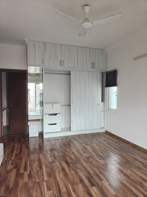 Room in 3.5 BHK Apartment at LnT Raintree Boulevard, Hebbal – for Rent