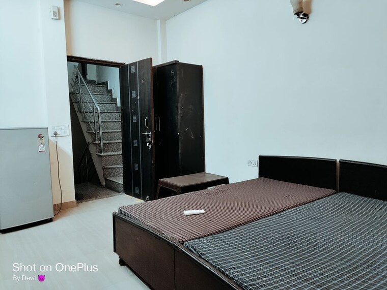 Bedroom, mohit-house 1 RK 350 Sq.Ft. Builder Floor In Sushant Lok I Gurgaon 10648366