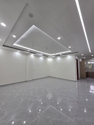 Room in 4 BHK Builder Floor at Green Fields Colony – for Sale