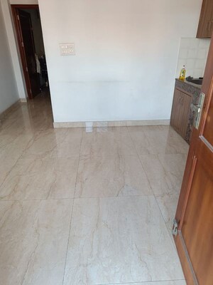 Room in 1 BHK Independent House at RWA Apartments Sector 52, Sector 52 – for Rent