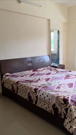 Bedroom in 2 BHK Apartment at Andheri West – for Rent