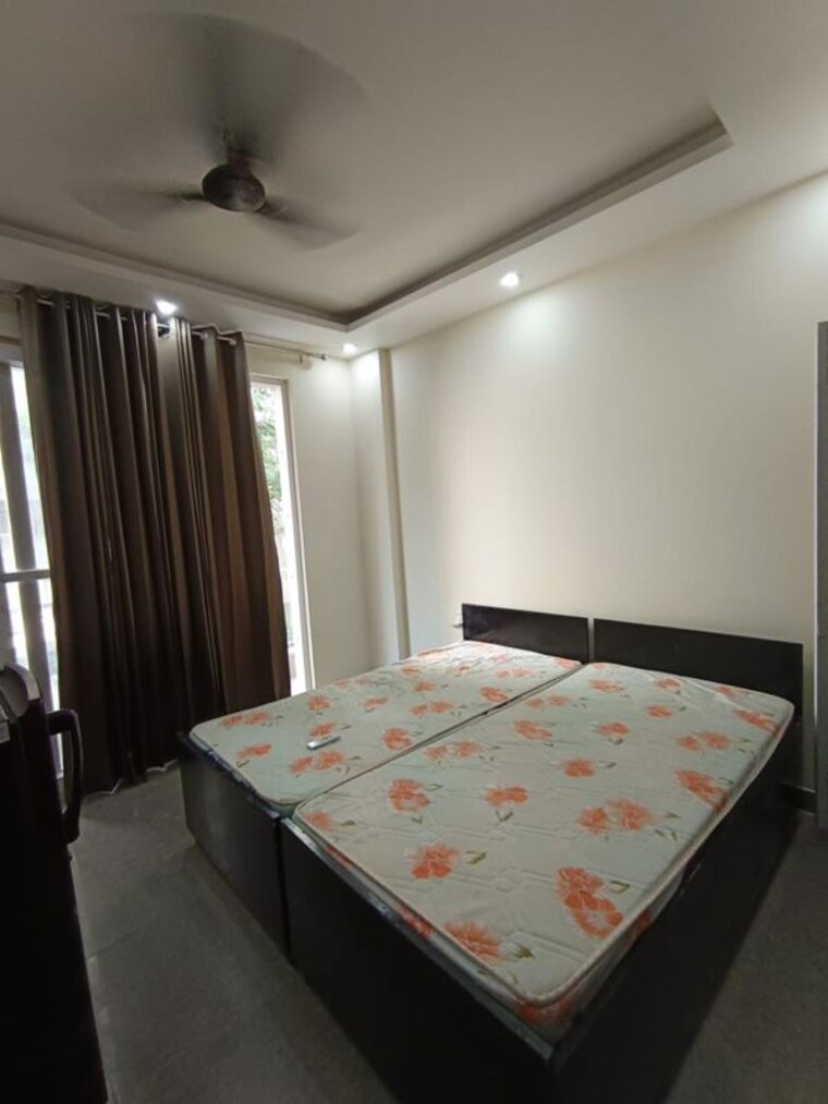 Bedroom, realtech-the-luxurium 1 RK 400 Sq.Ft. Builder Floor In Sushant Lok I Gurgaon 10648397