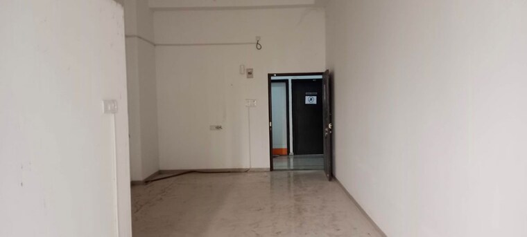Room, lotus-business-park Commercial Office Space 325 Sq.Ft. In Malad West Mumbai 10648405