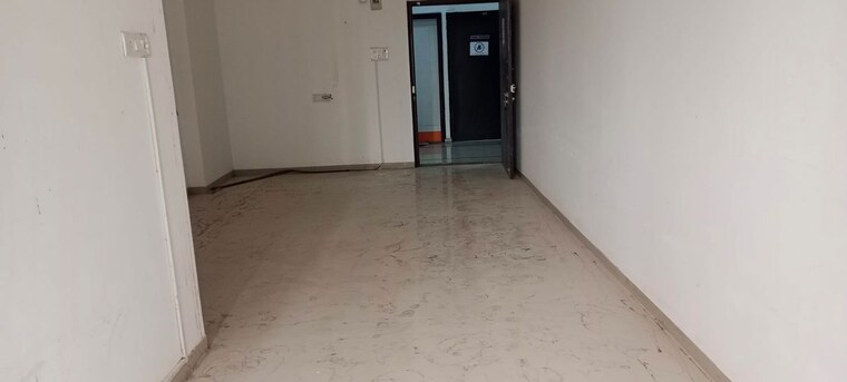 Room, lotus-business-park Commercial Office Space 325 Sq.Ft. In Malad West Mumbai 10648405