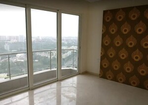 Room in 2 BHK Apartment at Lodha Fiorenza, Goregaon East – for Rent
