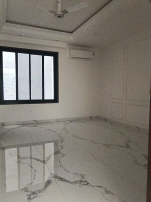 Room in 4 BHK Builder Floor at Green Wood City, Sector 45 – for Sale