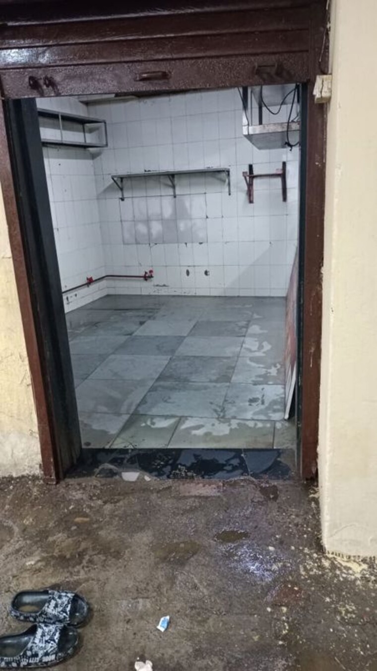 Bathroom, shilpa-chs-andheri Commercial Shop 500 Sq.Ft. In Andheri East Mumbai 10648419