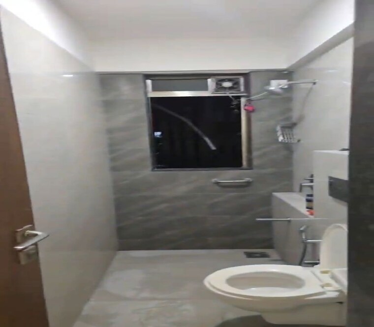 Bathroom, matunga east 2 Bedroom 730 Sq.Ft. Apartment In Matunga East Mumbai 10648450