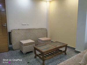 Living Room in 1 BHK Builder Floor at Ansal Sushant Lok I, Sector 43 – for Rent