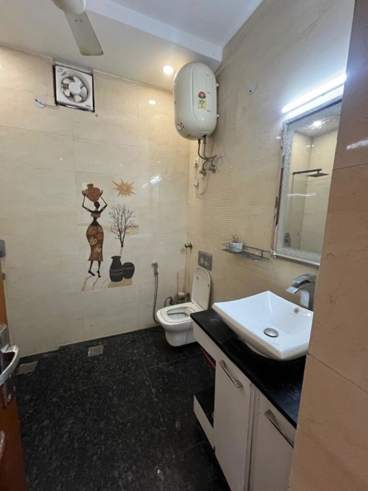 Bathroom, sheikh sarai phase 2 4 Bedroom 2000 Sq.Ft. Builder Floor In Sheikh Sarai Phase 2 Delhi 10648455