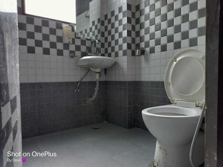 Bathroom, sushant lok i 1 RK 360 Sq.Ft. Builder Floor In Sushant Lok I Gurgaon 10648462