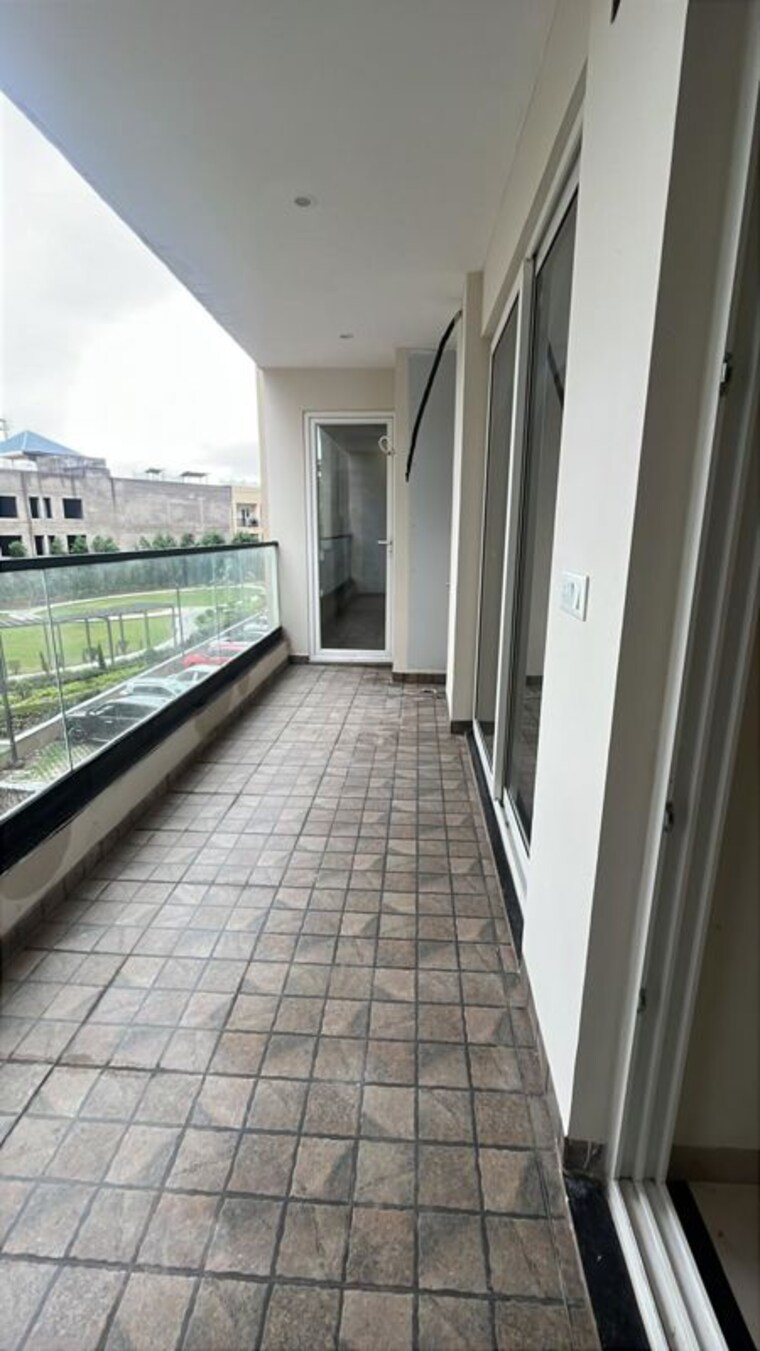 Balcony, urban-the-zirk 3 Bedroom 1800 Sq.Ft. Apartment In Nabha Zirakpur 10648463