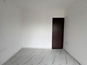 Room in 2 BHK Apartment at Raymond Aashiyana, Vartak Nagar – for Rent