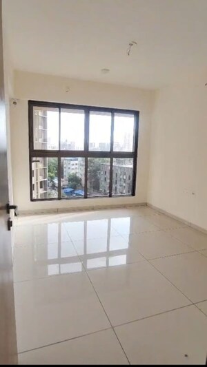 Room in 4 BHK Apartment at Chandak 34 Park Estate, Goregaon West – for Sale