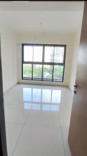 Room in 4 BHK Apartment at Chandak 34 Park Estate, Goregaon West – for Sale