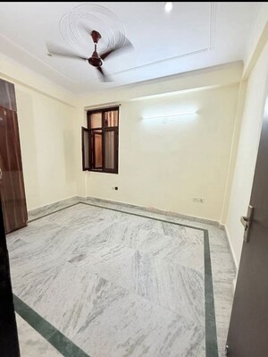 Room in 2 BHK Builder Floor at Saket – for Rent