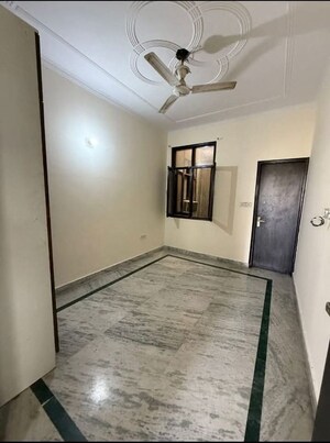 Room in 2 BHK Builder Floor at Saket – for Rent