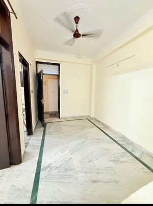 Room in 2 BHK Builder Floor at Saket – for Rent