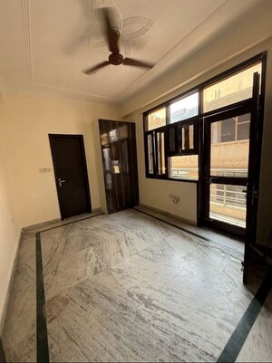Room in 2 BHK Builder Floor at Saket – for Rent