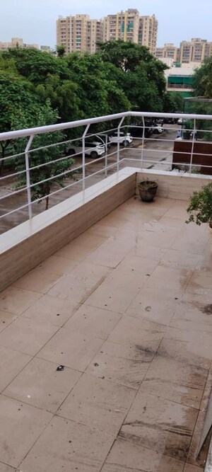 Balcony in 2.5 BHK Villa at BPTP Parklands Villa, Sector 88 – for Rent