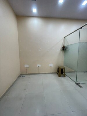Room in  Office Space at Rustomjee Eaze Zone Mall, Malad West – for Rent
