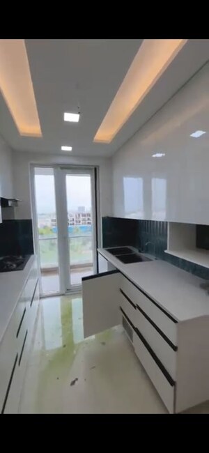 Team Area in 3 BHK Apartment at Omaxe Royal Residency Faridabad, Sector 79 – for Rent