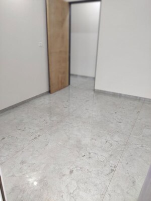 Room in 3 BHK Apartment at Clar Belvista, New Alkapuri – for Sale