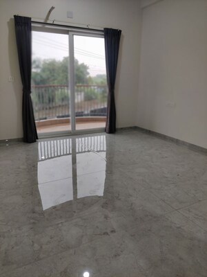 Room in 3 BHK Apartment at Clar Belvista, New Alkapuri – for Sale