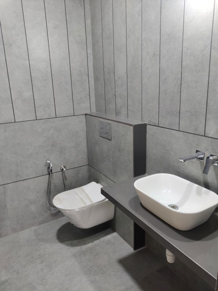 Bathroom, clar-belvista 3 Bedroom 1798 Sq.Ft. Apartment In New Alkapuri Vadodara 10648525