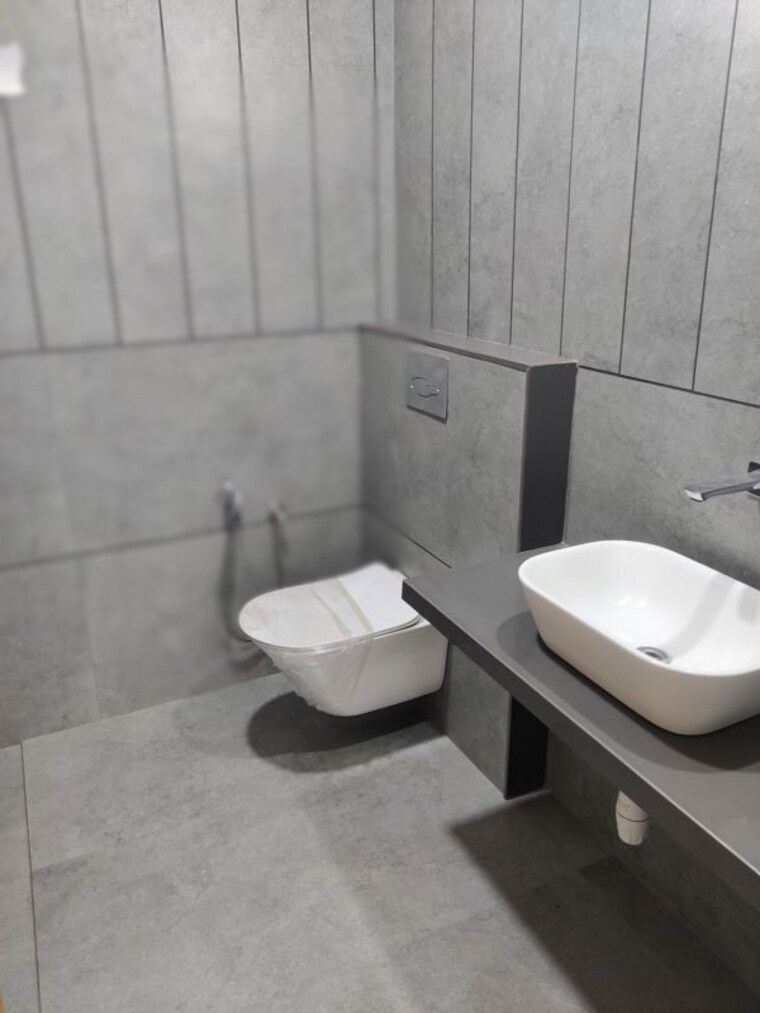 Bathroom, clar-belvista 3 Bedroom 1798 Sq.Ft. Apartment In New Alkapuri Vadodara 10648525
