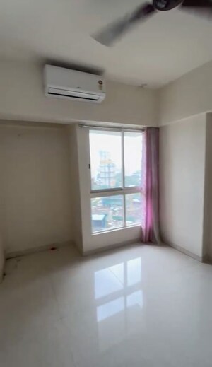 Room in 2 BHK Apartment at Lodha Amara, Kolshet Road – for Rent