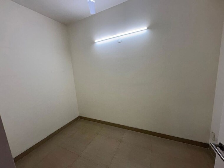 Room, emaar-emerald-estate 2 Bedroom 1020 Sq.Ft. Apartment In Sector 65 Gurgaon 10648558