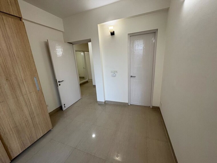 Room, emaar-emerald-estate 2 Bedroom 1020 Sq.Ft. Apartment In Sector 65 Gurgaon 10648558