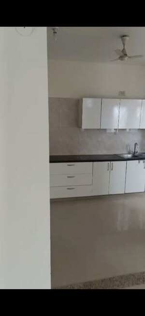 Kitchen in 4 BHK Apartment at Omaxe Heights, Sector 86 – for Rent