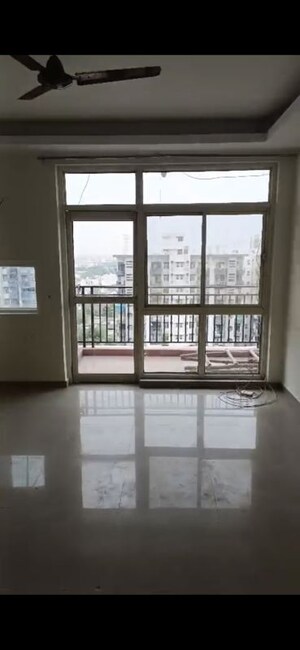 Room in 4 BHK Apartment at Omaxe Heights, Sector 86 – for Rent