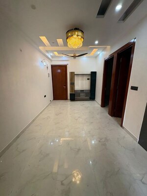 Room in 3 BHK Builder Floor at Vasundhara – for Rent