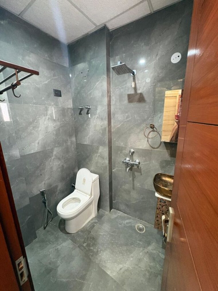 Bathroom, vasundhara 3 Bedroom 1375 Sq.Ft. Builder Floor In Vasundhara Ghaziabad 10648551
