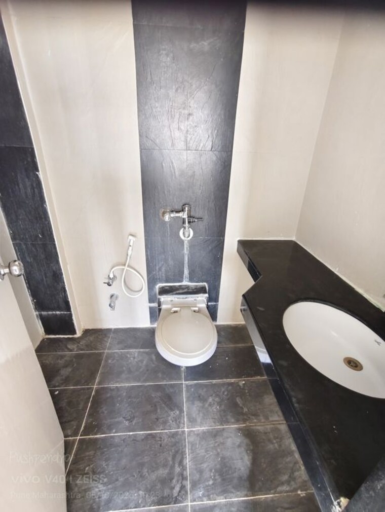 Bathroom, nikash-skies-chs 4 Bedroom 2600 Sq.Ft. Apartment In Pashan Pune 10648559