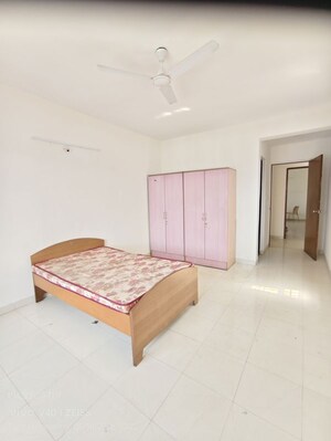 Room in 4 BHK Apartment at Nikash Skies CHS, Pashan – for Rent