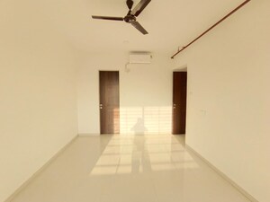 Room in 2 BHK Apartment at Tridhaatu Aum, Chembur – for Rent