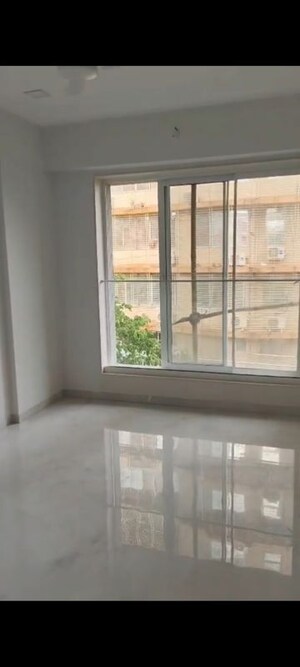 Room in 3 BHK Apartment at Damodar Bhavan Vileparle, Vile Parle West – for Rent