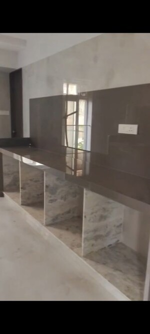 Room in 3 BHK Apartment at Damodar Bhavan Vileparle, Vile Parle West – for Rent